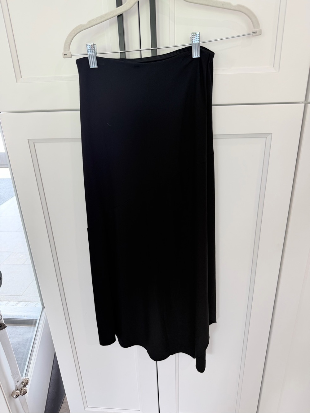 Lysse Black Maxi Skirt - Sleek Pull-On Travel Style
